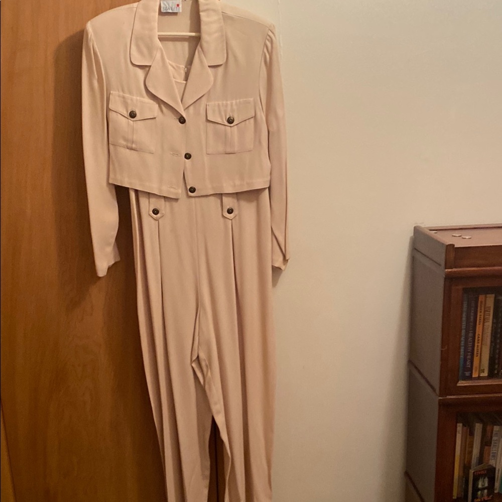Scarlett Cream Vintage-Style Jumpsuit with Collared Neckline